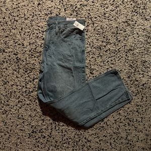 New With Tags Men’s Straight Light Blue Jeans